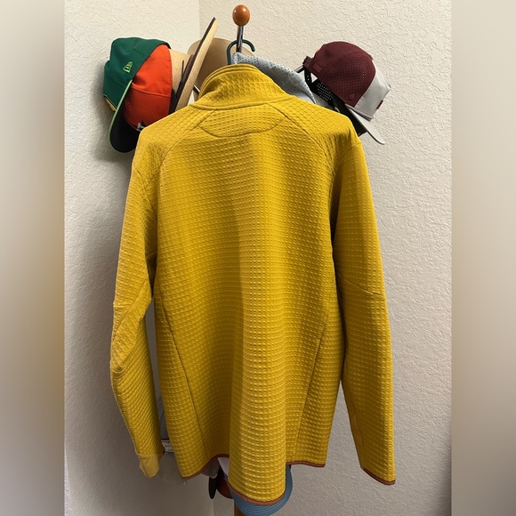 Patagonia Men's Jacket - Picture 2 of 9